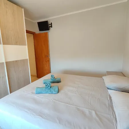 Family Besos Appartement *